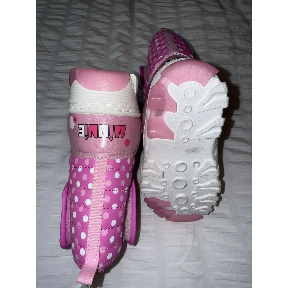 Disney Minnie Snow Boots Toddler Size 9 LIght Up NEW !